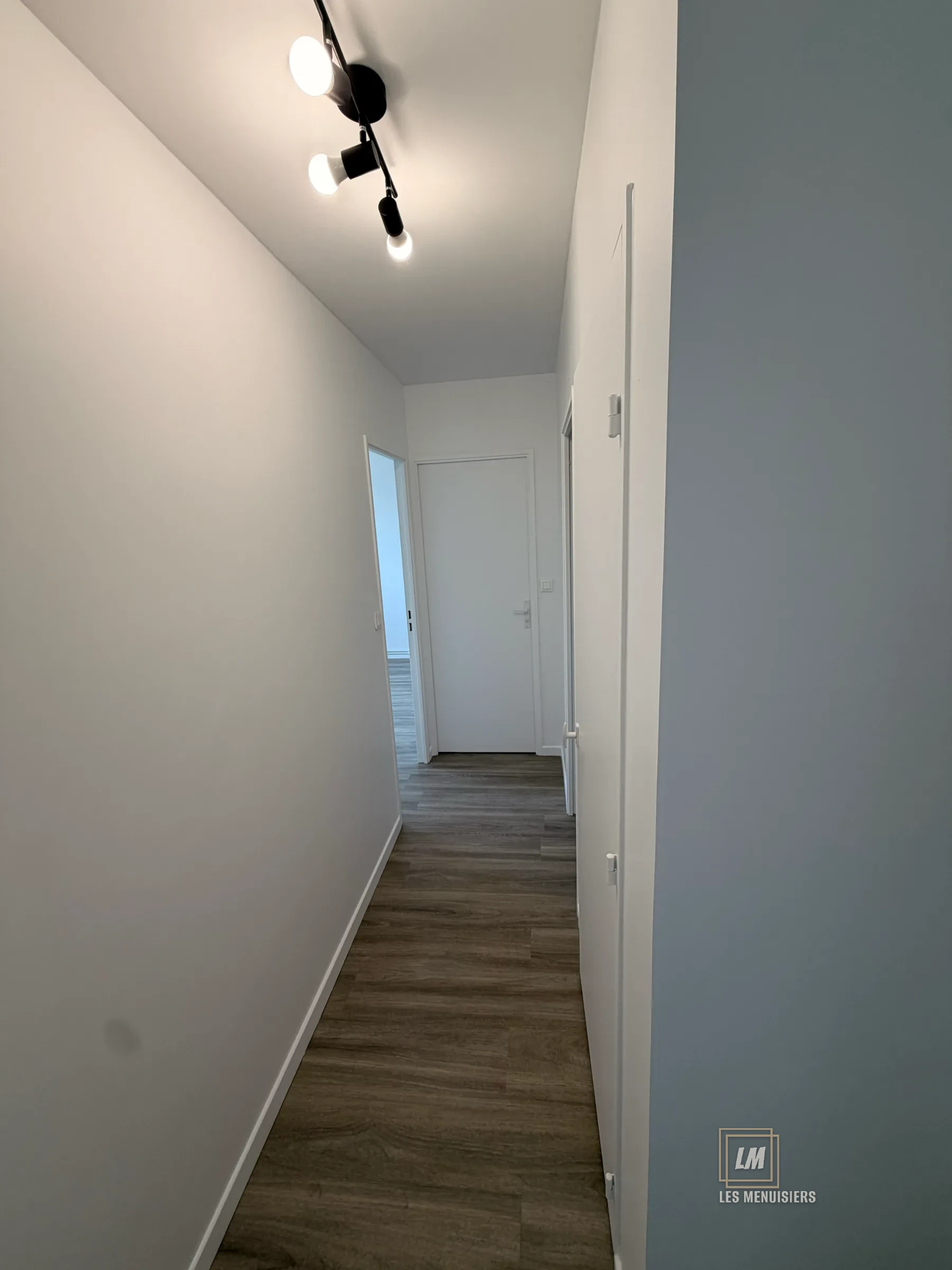 Rénovation peinture d'un appartement, avant et après