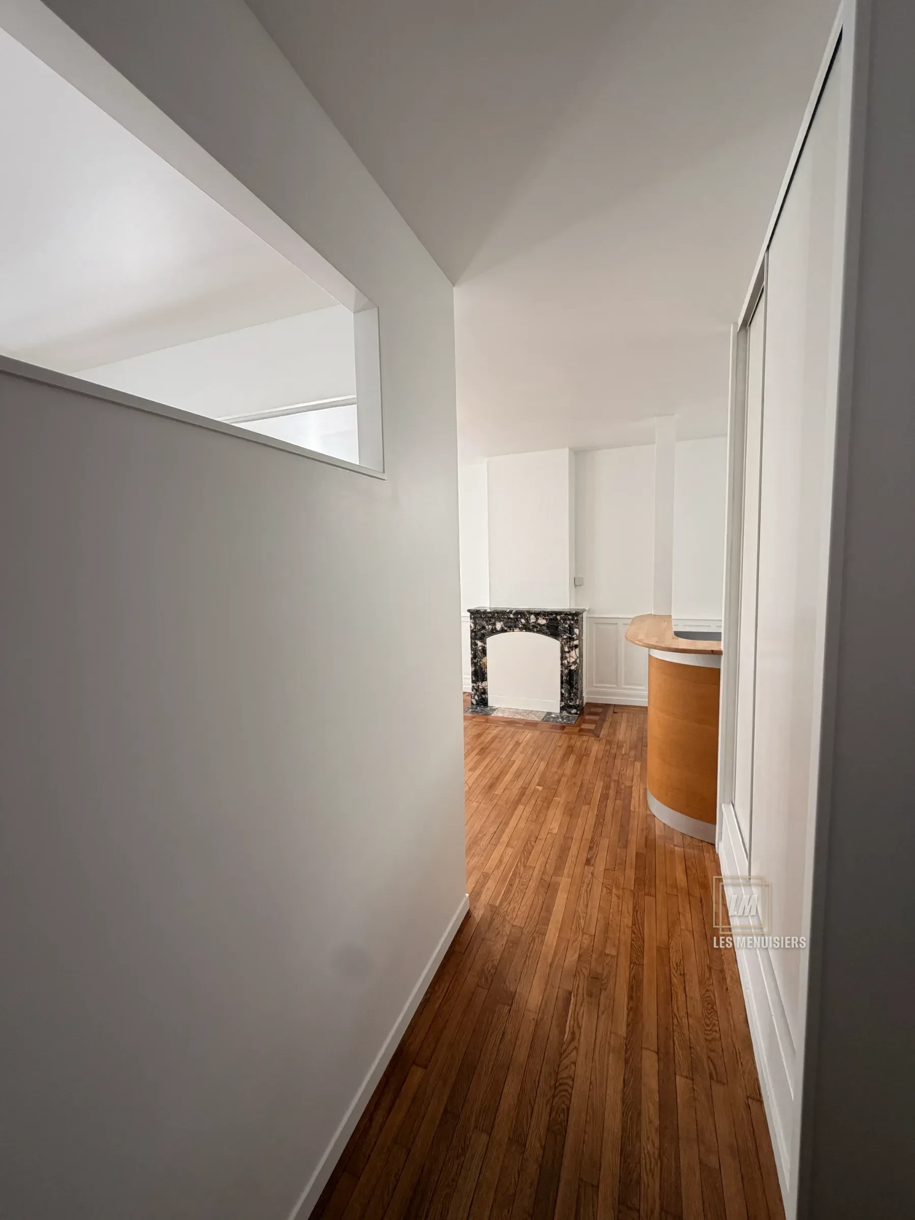 Intérieur rénové avec peinture neuve